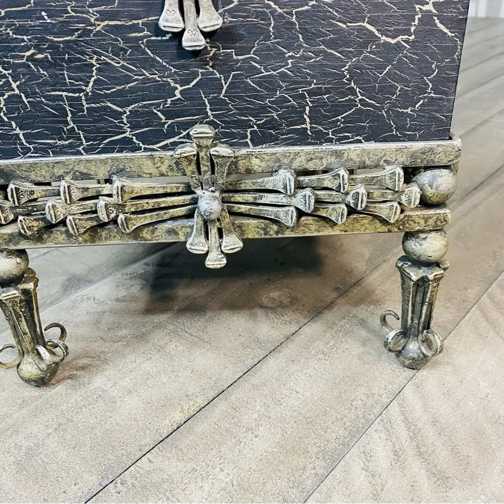 Handcrafted Maja Designs Vintage Decorative Box by Artist Milton Antonio Jurado
